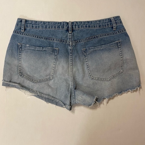 Forever 21 distressed denim jean shorts 31 - Picture 2 of 3